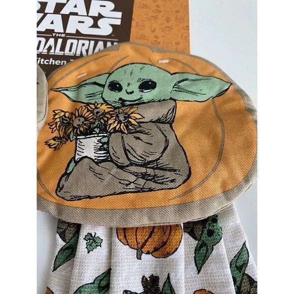 Set Of 2 Disney Baby Yoda Grogu Pumpkin Fall Autumn Kitchen Hanging Towels NEW - Picture 3 of 11